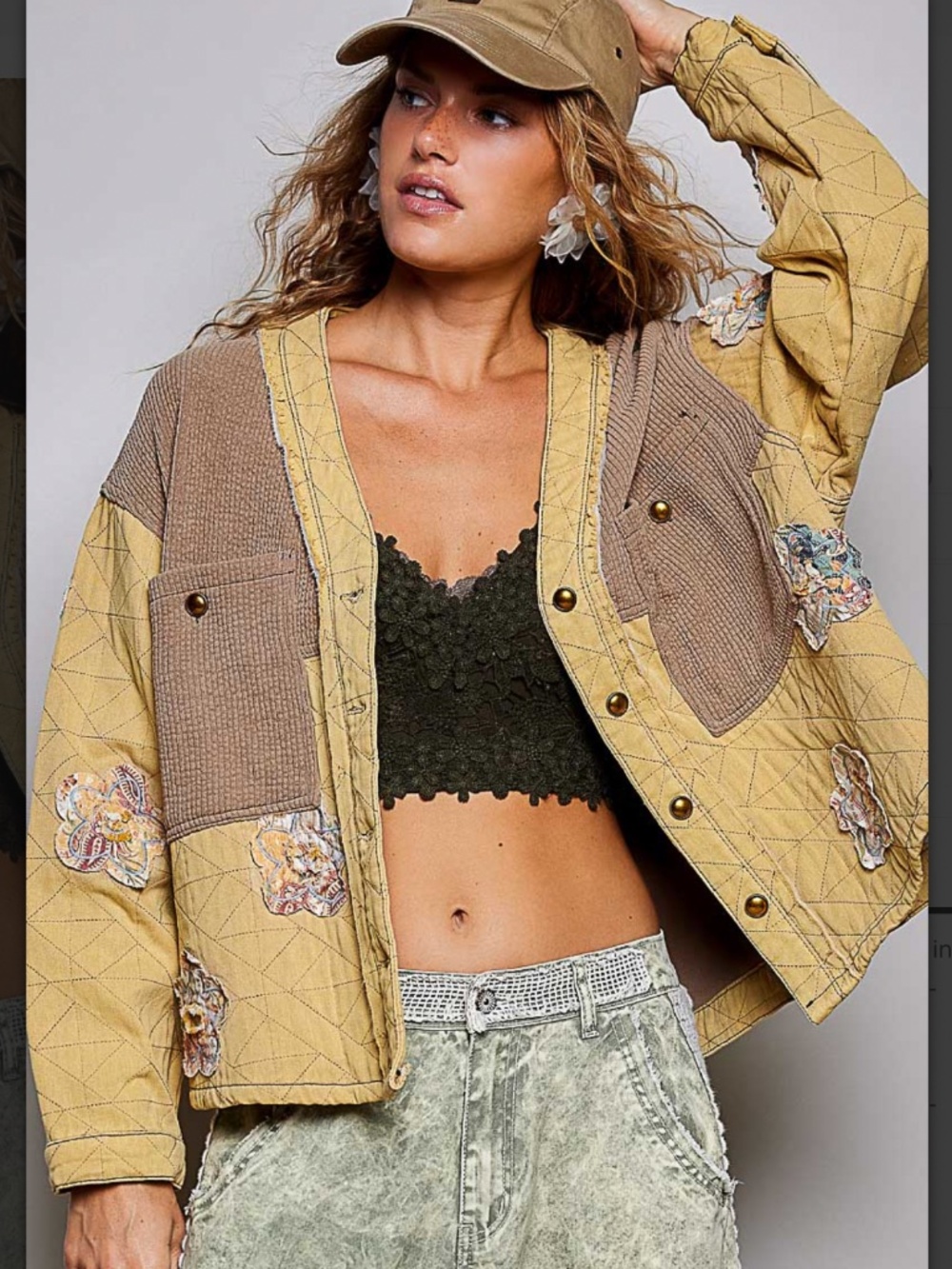 ❤️ POL “Amelia 2” POL V-Neck Quilted Twill Jacket Shirt Flower Patchwork Detail
